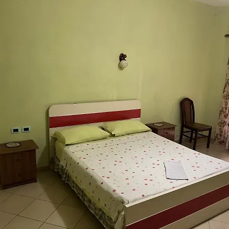 Montagna Hostel, And Campsite