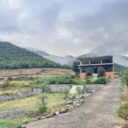 Montagna Hostel, And Campsite Motel Librazhd
