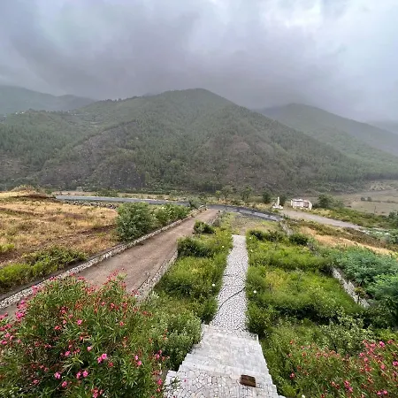 Montagna Hostel, And Campsite Librazhd