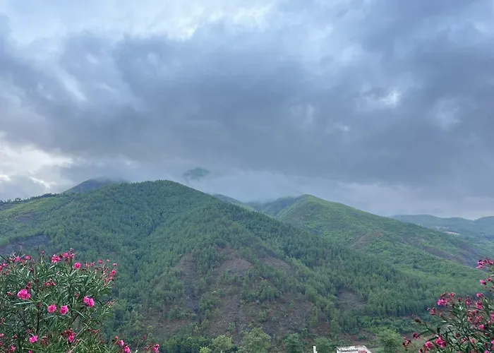 Montagna Hostel, Motel&campsite Motel *